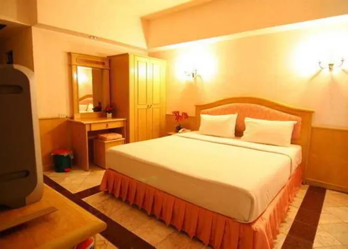 Hotel 13 Coins Bangna Bitec 3*