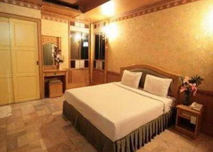 13 Coins Bangna Bitec Hotel Bangkok