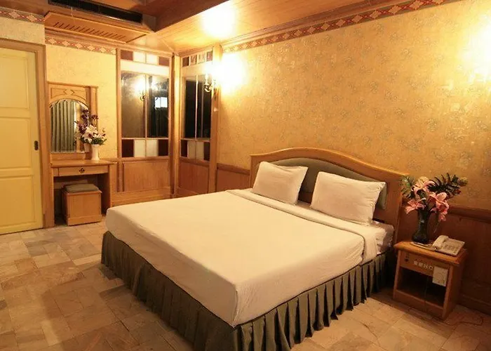 Hotel 13 Coins Bangna Bitec