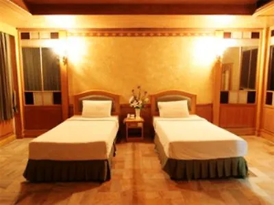 13 Coins Bangna Bitec Hotel